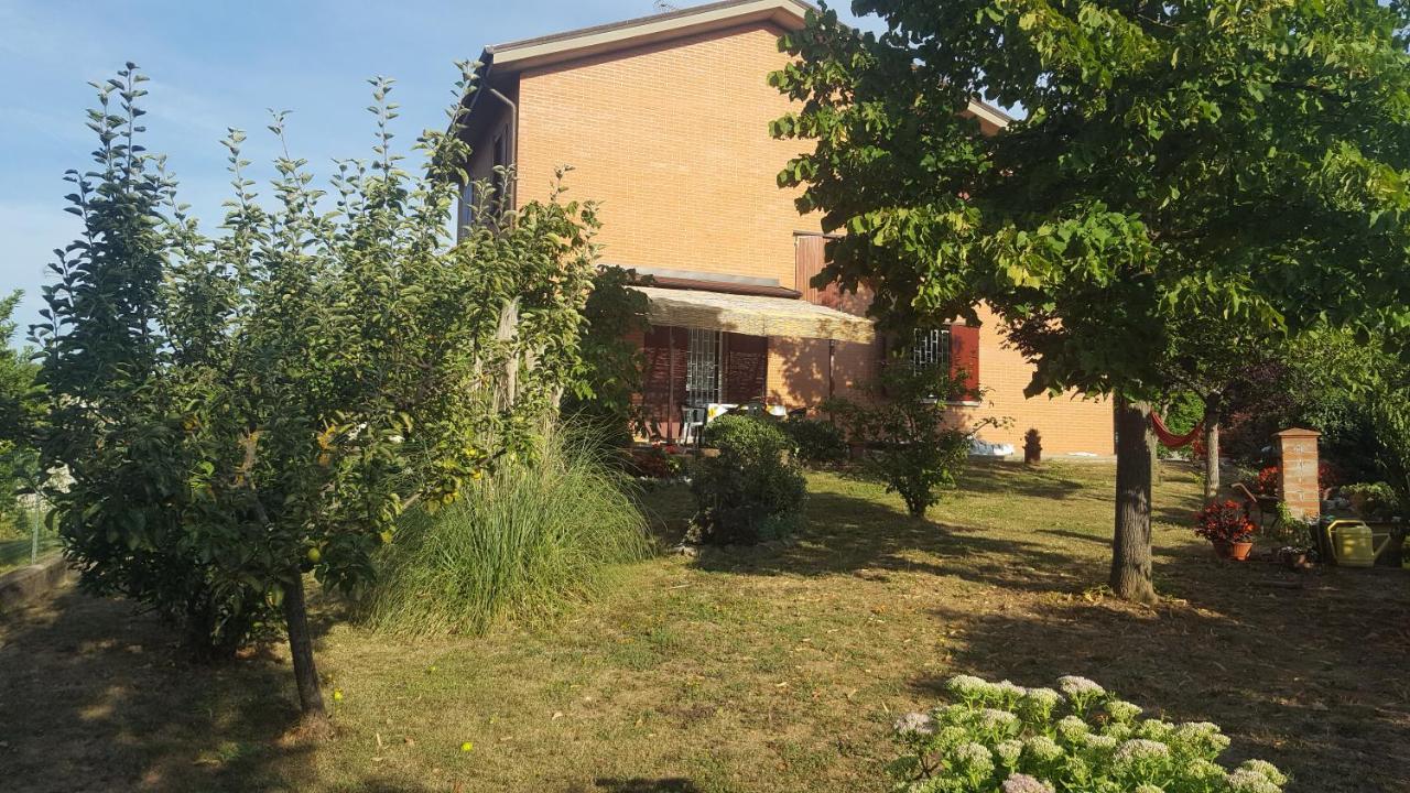 Monte San Pietro B&B I Girasoli المظهر الخارجي الصورة